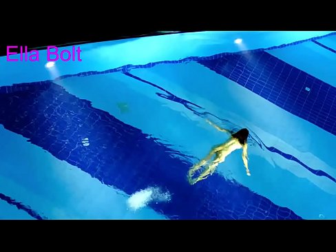 ❤️ నేను చూడటం ఆపలేను, ELLA BOLT రిసార్ట్ పూల్‌లో నగ్నంగా ఈత కొడుతూ దొరికిన యువ అందగత్తె ️ హార్డ్ పోర్న్ మా వద్ద ❌